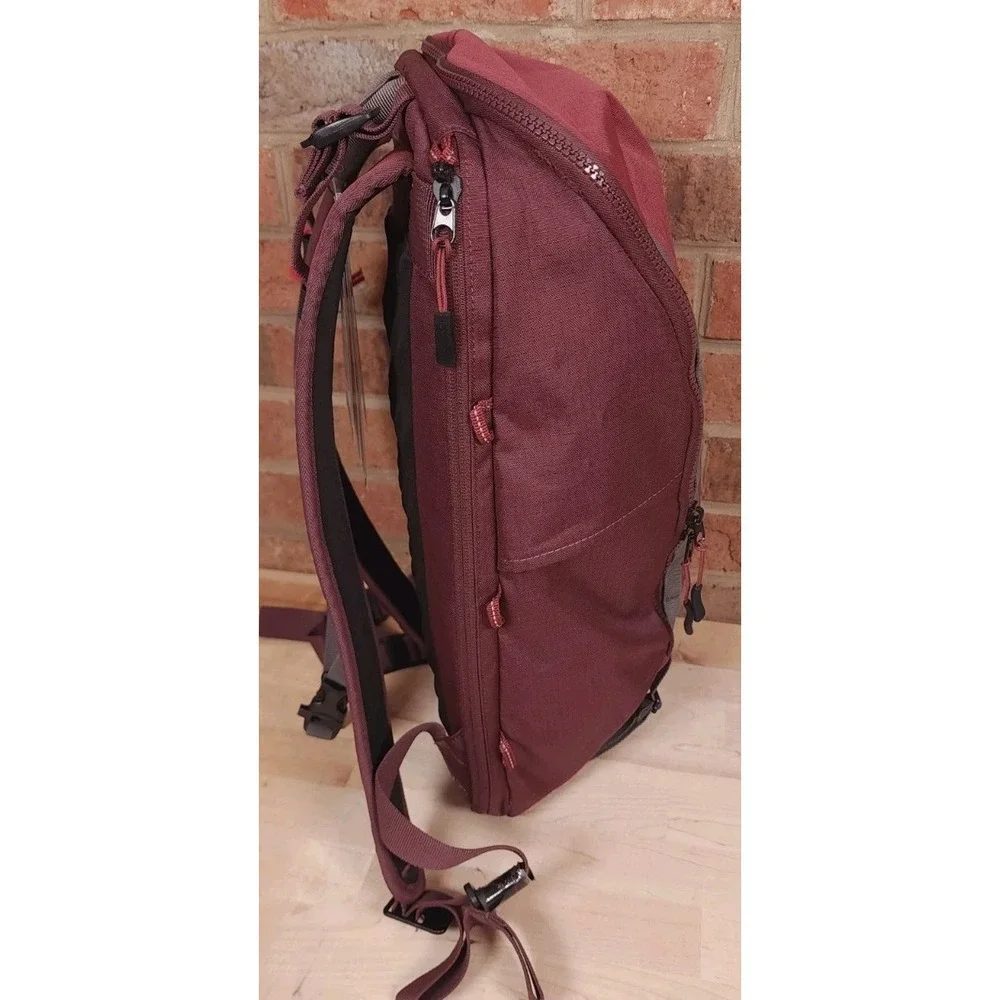Victorinox Altmont Active Compact‎ 13